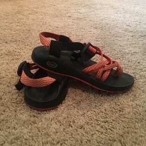 Double strap chacos!! size 7